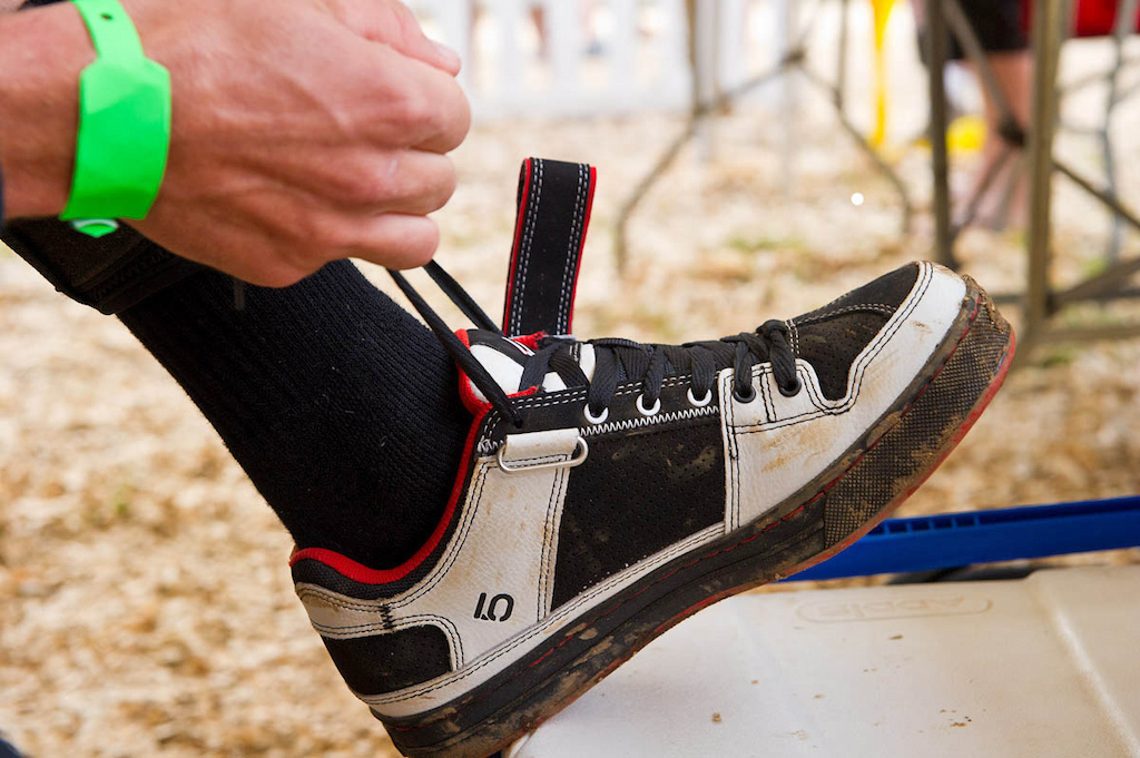 casual cycling shoes with cleats