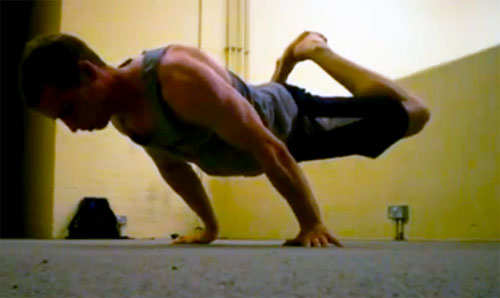 Random Internet User showing his straddled half-lay planche